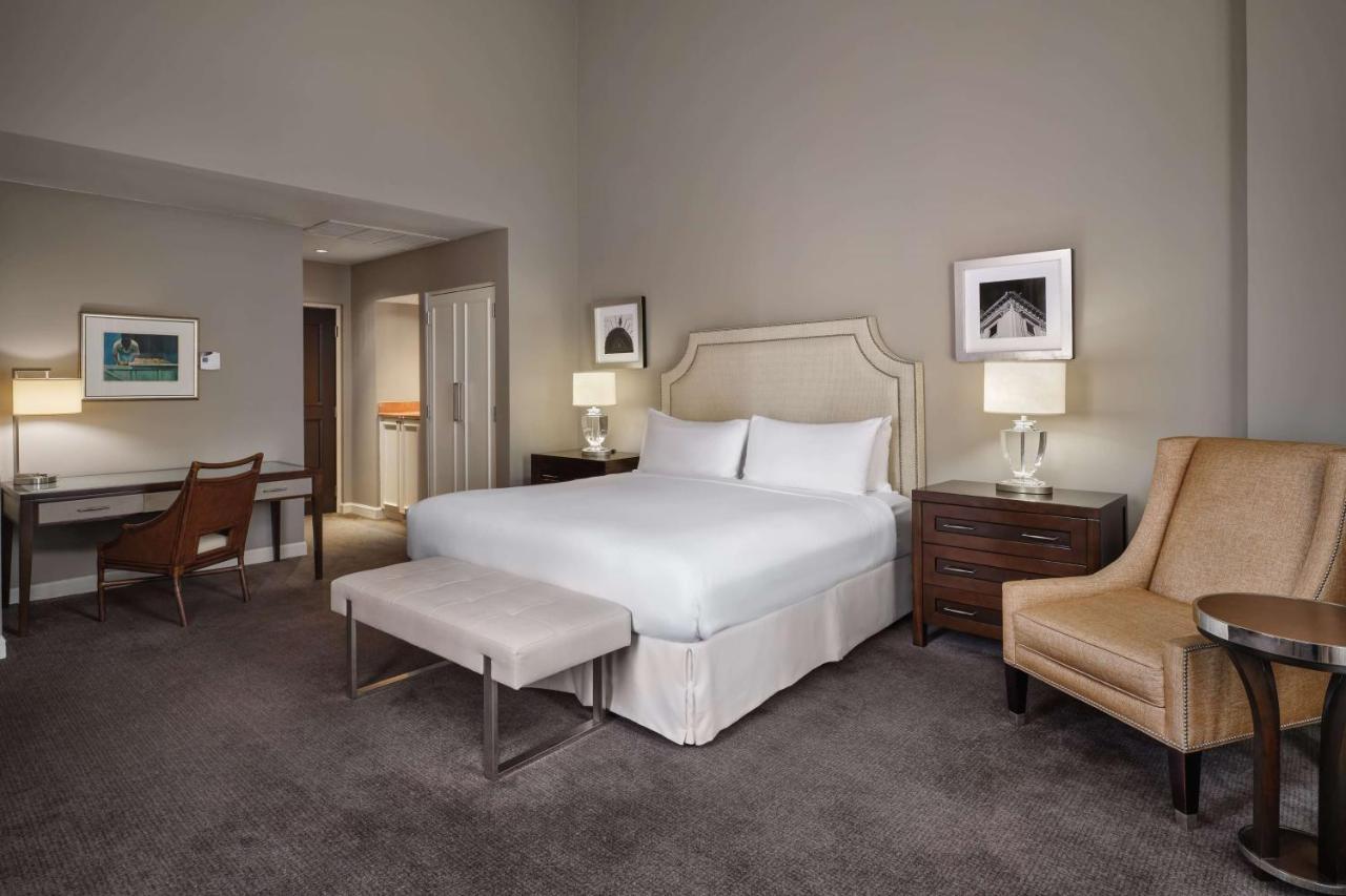 Bristol Panama, A Registry Collection Hotel Εξωτερικό φωτογραφία A guest room at the Four Seasons Hotel