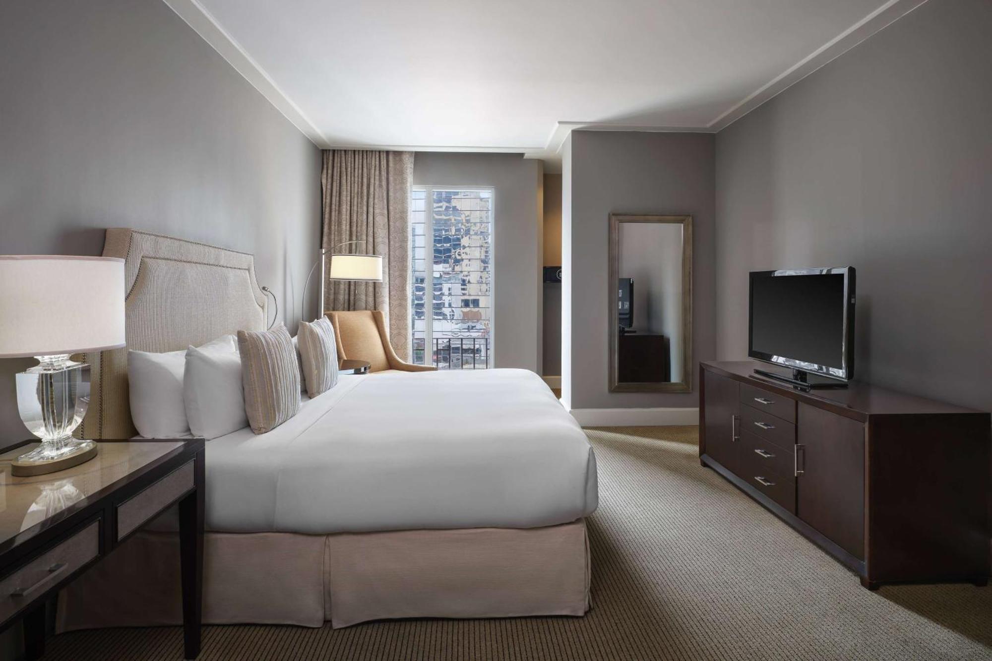 Bristol Panama, A Registry Collection Hotel Εξωτερικό φωτογραφία A bedroom at the Mandarin Oriental Washington DC