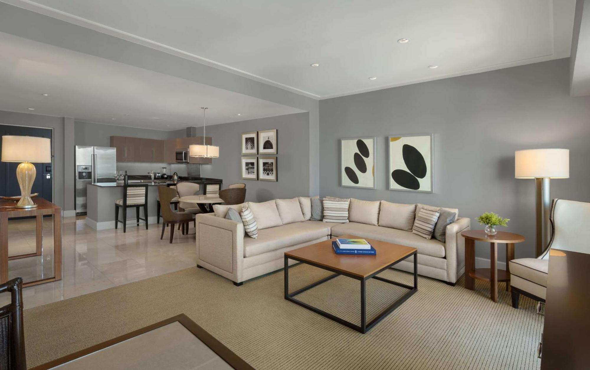 Bristol Panama, A Registry Collection Hotel Εξωτερικό φωτογραφία A living room at The Ritz-Carlton, Boston