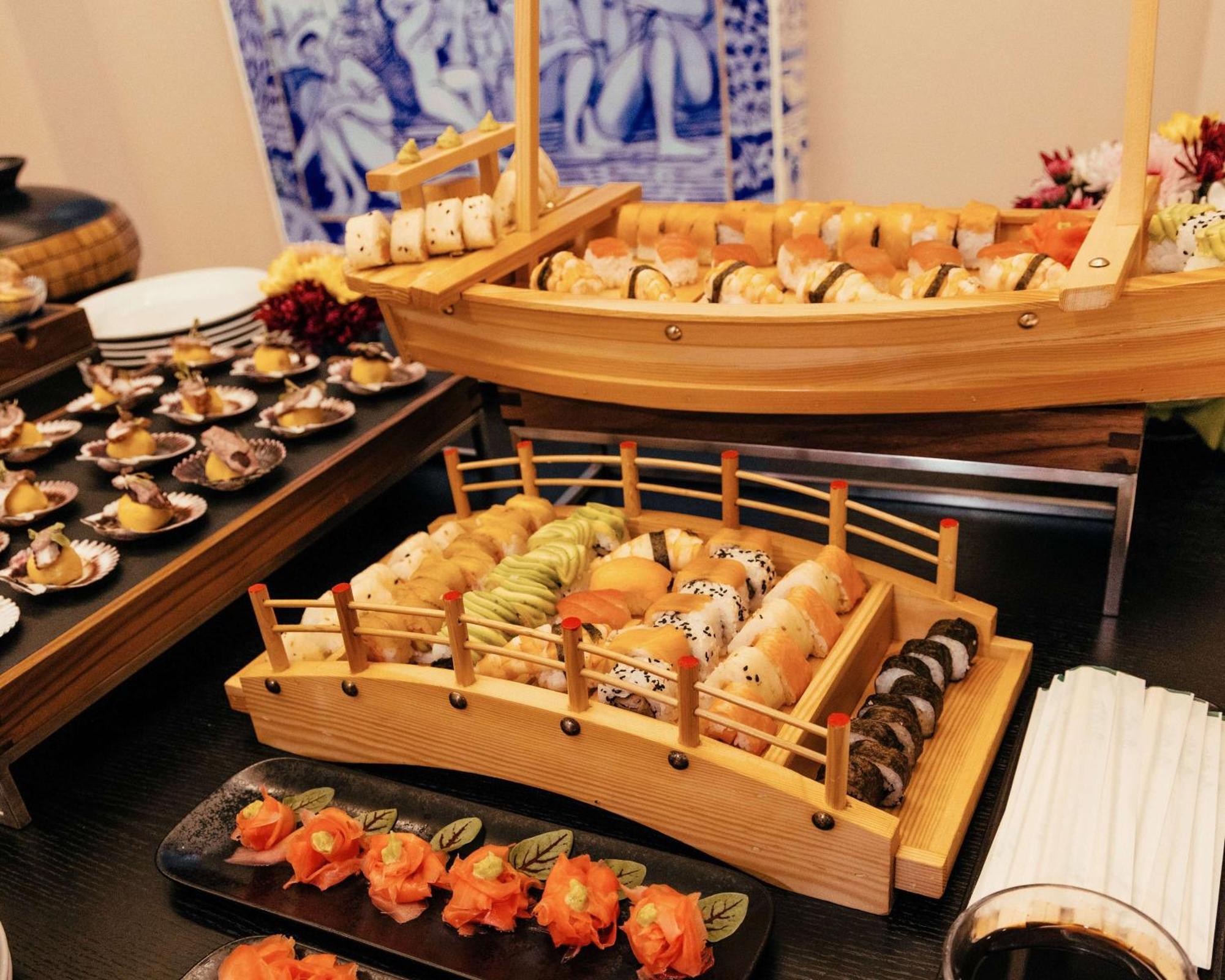 Bristol Panama, A Registry Collection Hotel Εξωτερικό φωτογραφία Sushi boat